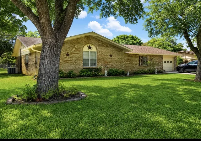 Photo 3 of Single family home for sale at 4407 Mcarthur Cir, Brownwood, TX 76801 | MLS# 21369716 | Listing updated on 2026-10-07