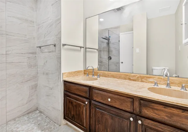 Listing Photo 5 - Condo for sale in building located at 5705 Marvin Loving Dr, Garland, TX 75043 - Unit #201