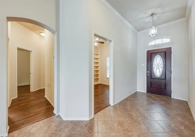 Photo 3 of Single family home for sale at 2813 Fox Creek Trl, Arlington, TX 76017 | MLS# 21371745 | Listing updated on 2026-09-10