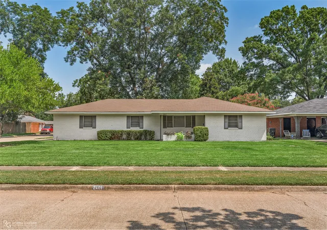 Photo 2 of Sale Pending at 2401 Waverly Dr, Bossier City, LA 71111 | MLS# 21355045 | Listing updated on 2026-09-09
