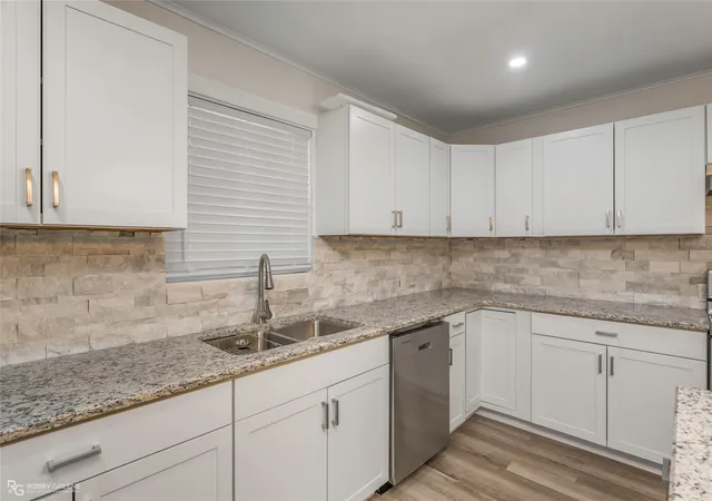 Photo 3 of Sale Pending at 2401 Waverly Dr, Bossier City, LA 71111 | MLS# 21355045 | Listing updated on 2026-09-09