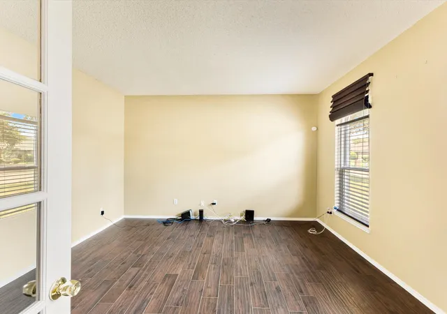 Photo 3 of Single family home for sale at 2617 Daniel Crk, Mesquite, TX 75181 | MLS# 21372497 | Listing updated on 2026-09-23