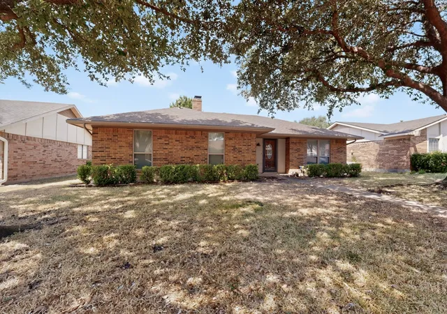 Photo 3 of Single family home for sale at 2009 Glencrest Ln, Garland, TX 75040 | MLS# 21373180 | Listing updated on 2026-09-14