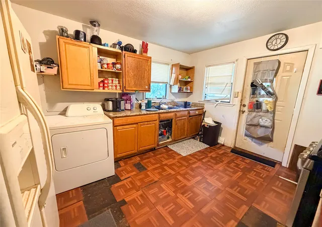 Photo 3 of Single family home for sale at 2512 Colonial Ave, Waco, TX 76707 | MLS# 21372559 | Listing updated on 2026-09-09