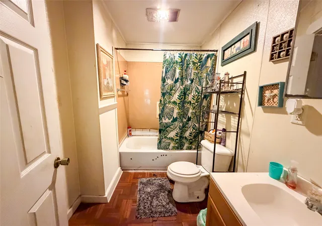 Photo 4 of Single family home for sale at 2512 Colonial Ave, Waco, TX 76707 | MLS# 21372559 | Listing updated on 2026-09-09