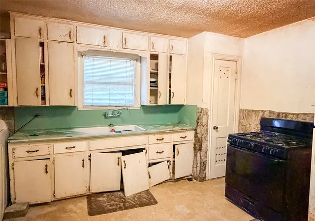Photo 3 of Single family home for sale at 2701 Park Ave, Waco, TX 76711 | MLS# 21372380 | Listing updated on 2026-09-09