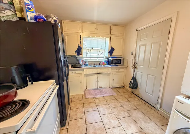 Photo 3 of Single family home for sale at 3400 Colcord Ave, Waco, TX 76707 | MLS# 21372256 | Listing updated on 2026-09-10