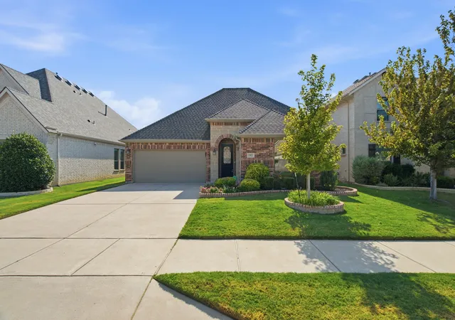 Photo 1 of Single family home for sale at 15021 Ravens Way, Roanoke, TX 76262 | MLS# 21367570 | Listing updated on 2026-09-13