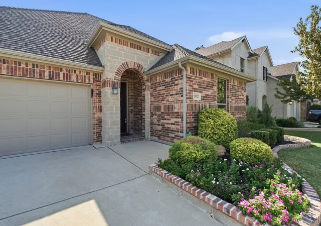 Photo 3 of Single family home for sale at 15021 Ravens Way, Roanoke, TX 76262 | MLS# 21367570 | Listing updated on 2026-09-13