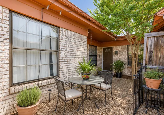 Photo 2 of House for sale at 3858 Wonder Ct, Fort Worth, TX 76133 | MLS# 21373118 | Listing updated on 2026-09-10