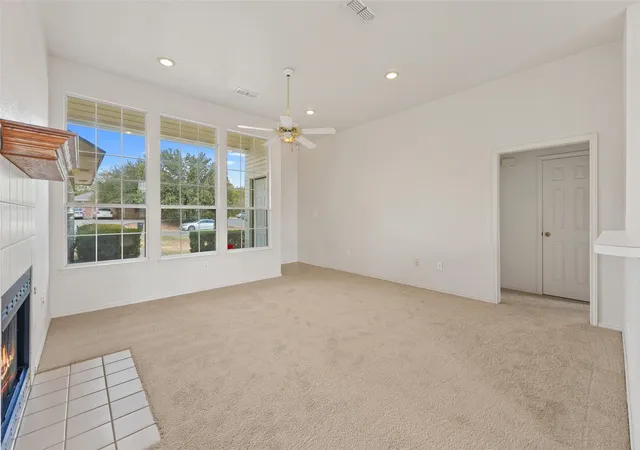 Photo 4 of Single family home for sale at 419 Strata Dr, Denton, TX 76201 | MLS# 21372374 | Listing updated on 2026-09-12