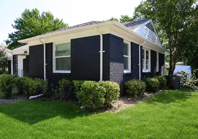 Photo 3 of Single family home for sale at 11214 Ulloa Ln, Dallas, TX 75228 | MLS# 21372760 | Listing updated on 2026-09-14