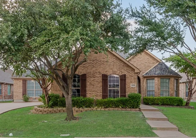 Photo 1 of Sale Pending at 1009 Dancing Waters Ave, Forney, TX 75126 | MLS# 21373260 | Listing updated on 2026-10-05