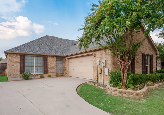 Photo 3 of Sale Pending at 1009 Dancing Waters Ave, Forney, TX 75126 | MLS# 21373260 | Listing updated on 2026-10-05