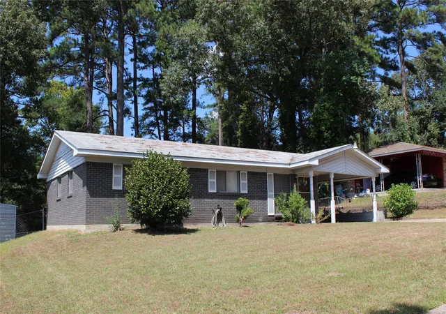 Photo 2 of Sale Pending at 511 Babb Cir, Minden, LA 71055 | MLS# 21373244 | Listing updated on 2026-09-13