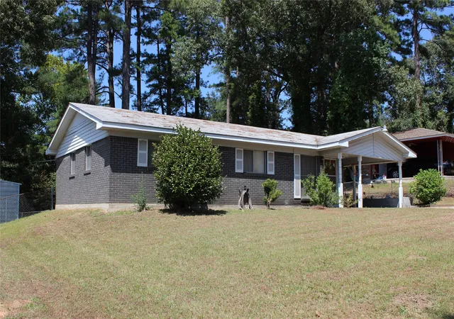 Photo 3 of Sale Pending at 511 Babb Cir, Minden, LA 71055 | MLS# 21373244 | Listing updated on 2026-09-13