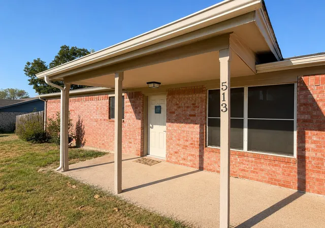 Photo 1 of Single family home for sale at 513 Ranch Rd, Granbury, TX 76049 | MLS# 21373374 | Listing updated on 2026-09-15