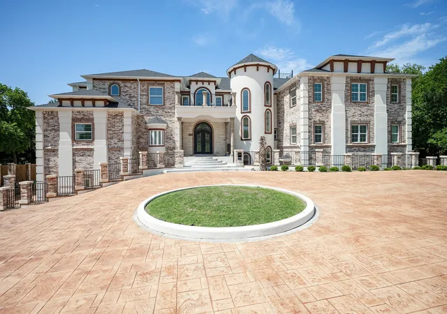 Photo 1 of Mansion for sale at 2415 Amberleaf Ct, Cedar Hill, TX 75104 | MLS# 21368582 | Listing updated on 2026-09-30