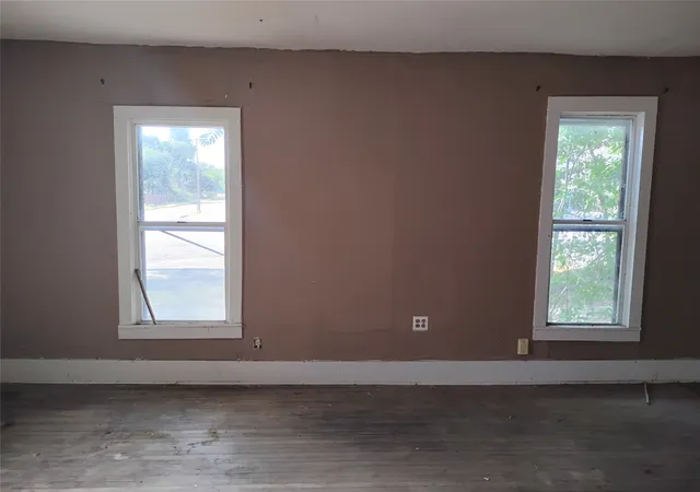 Photo 3 of Single family home for sale at 615 N Mirick Ave, Denison, TX 75020 | MLS# 21373397 | Listing updated on 2026-09-13