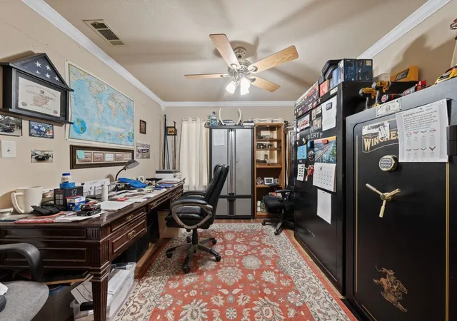 Photo 3 of Single family home for sale at 105 Topaz Cir, Hewitt, TX 76643 | MLS# 21373399 | Listing updated on 2026-09-13