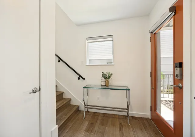 Photo 3 of Sale Pending at 5020 Bryan St #305, Dallas, TX 75206 | MLS# 21365788 | Listing updated on 2026-09-08