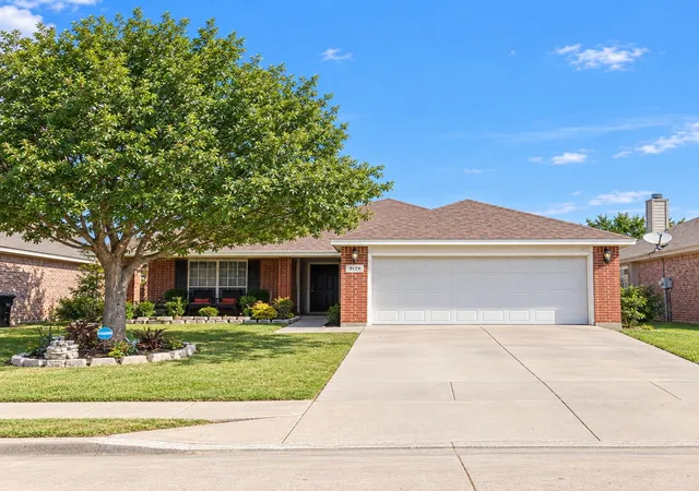 Photo 1 of Single family home for sale at 3129 Evangeline Rd, Fort Worth, TX 76140 | MLS# 21373418 | Listing updated on 2026-10-02