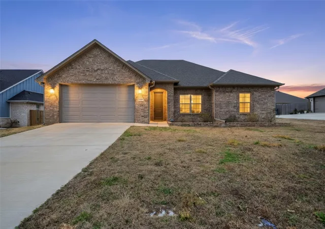 Photo 3 of Single family home for sale at 114 Rose Row, Winona, TX 75792 | MLS# 21373425 | Listing updated on 2026-08-31