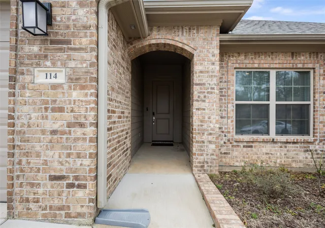 Photo 3 of Single family home for sale at 114 Rose Row, Winona, TX 75792 | MLS# 21373425 | Listing updated on 2026-08-31