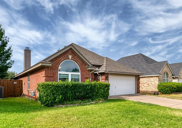 Photo 2 of Single family home for sale at 9094 Saranac Trl, Fort Worth, TX 76118 | MLS# 21348319 | Listing updated on 2026-09-07