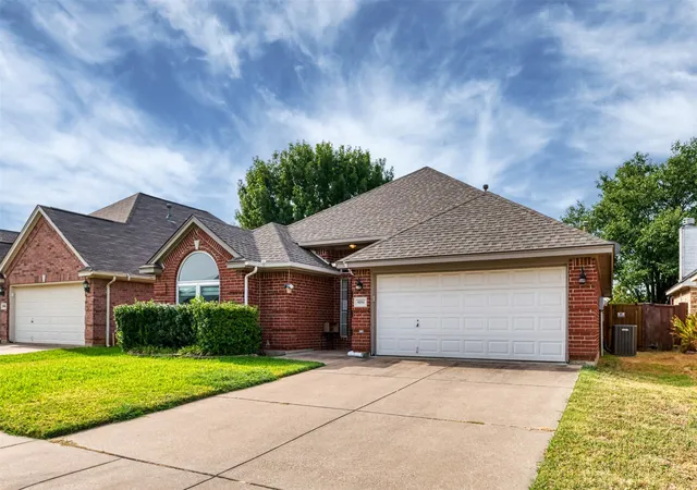 Photo 3 of Single family home for sale at 9094 Saranac Trl, Fort Worth, TX 76118 | MLS# 21348319 | Listing updated on 2026-09-07