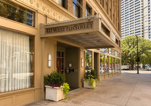 Photo 2 of Sale Pending at 411 W 7th Street #906, Fort Worth, TX 76102 | MLS# 21369151 | Listing updated on 2026-09-24