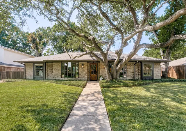 Photo 1 of Sale Pending at 2736 Grandview Dr, Plano, TX 75075 | MLS# 21372392 | Listing updated on 2026-09-08