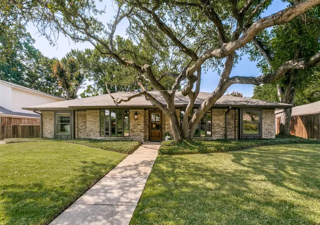 Photo 3 of Sale Pending at 2736 Grandview Dr, Plano, TX 75075 | MLS# 21372392 | Listing updated on 2026-09-08