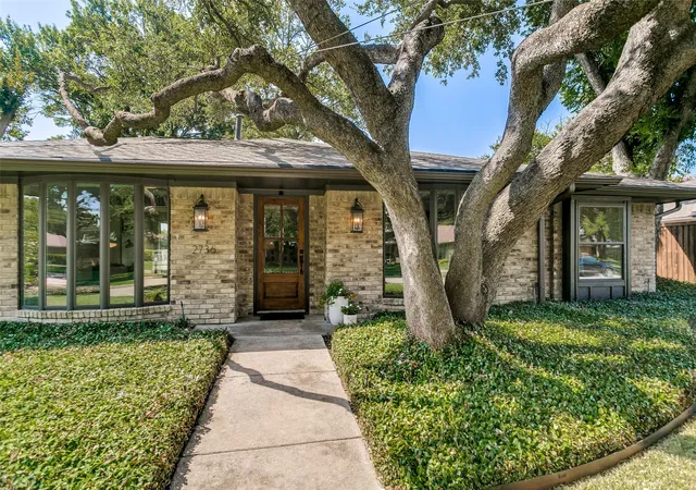 Photo 3 of Sale Pending at 2736 Grandview Dr, Plano, TX 75075 | MLS# 21372392 | Listing updated on 2026-09-08