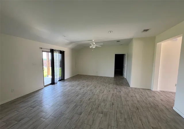 Photo 3 of Single family home for sale at 3409 Sandstone Dr, Sherman, TX 75092 | MLS# 21373603 | Listing updated on 2026-09-09