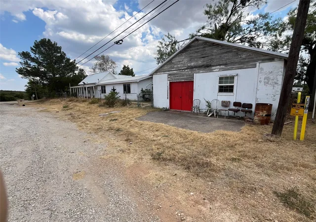 Photo 3 of Single family home for sale at 541 E 3rd Street, Baird, TX 79504 | MLS# 21368955 | Listing updated on 2026-09-14