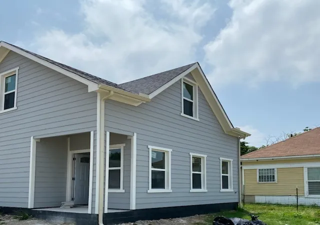 Photo 1 of Single family home for sale at 1424 Bessie St, Fort Worth, TX 76104 | MLS# 21373503 | Listing updated on 2026-09-11