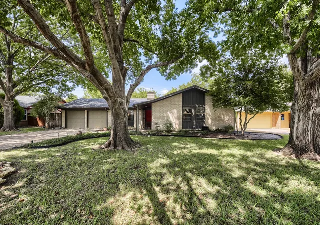 Photo 1 of Sale Pending at 1300 Greenbriar St, Denton, TX 76201 | MLS# 21373521 | Listing updated on 2026-09-11