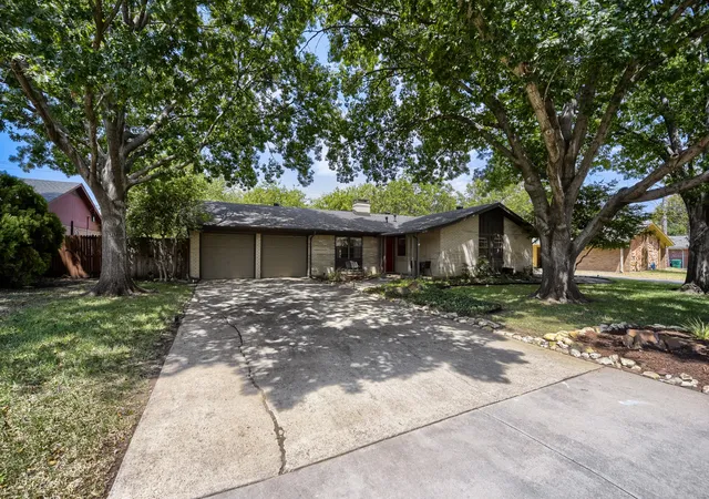 Photo 3 of Sale Pending at 1300 Greenbriar St, Denton, TX 76201 | MLS# 21373521 | Listing updated on 2026-09-11