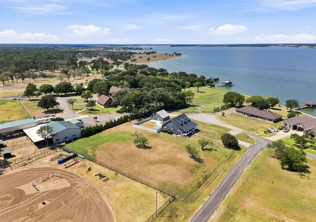 Photo 3 of Single family home for sale at 718 County Rd 3121, Corsicana, TX 75109 | MLS# 21370345 | Listing updated on 2026-10-22