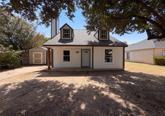 Photo 1 of Single family home for sale at 108 Marvin Gdns, Waxahachie, TX 75165 | MLS# 21373527 | Listing updated on 2026-10-01