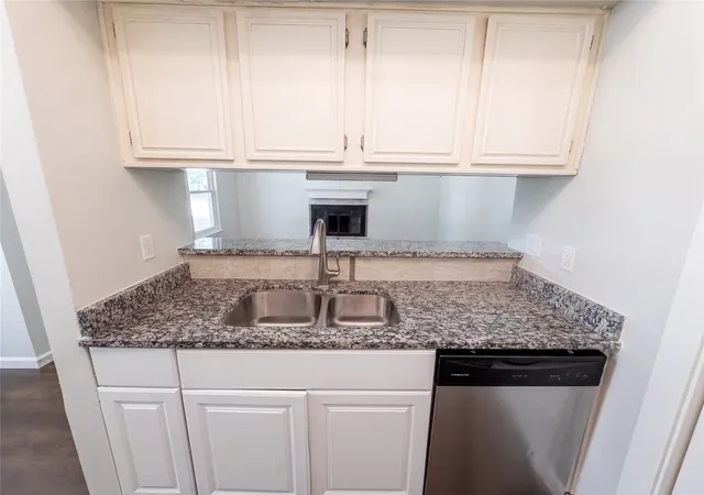 Photo 3 of Single family home for sale at 108 Marvin Gdns, Waxahachie, TX 75165 | MLS# 21373527 | Listing updated on 2026-10-01