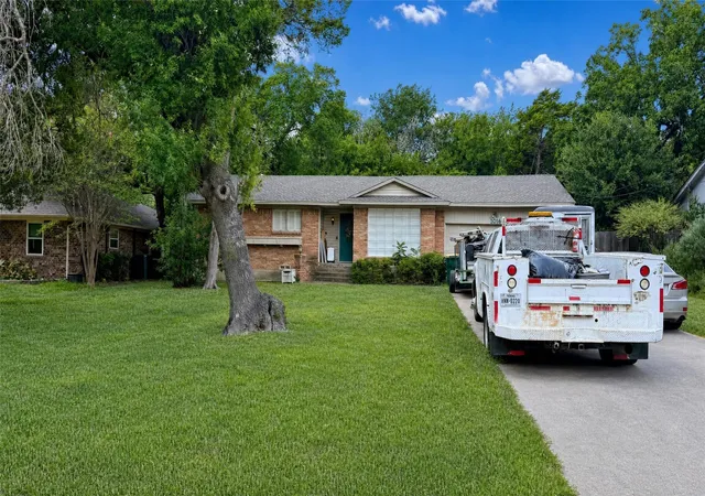 Photo 2 of Single family home for sale at 1016 Tower Dr, Cedar Hill, TX 75104 | MLS# 21371340 | Listing updated on 2026-09-10