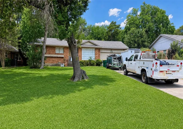 Photo 3 of Single family home for sale at 1016 Tower Dr, Cedar Hill, TX 75104 | MLS# 21371340 | Listing updated on 2026-09-10
