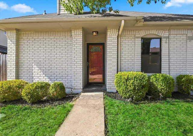 Photo 3 of Single family home for sale at 4311 Harvest Hl Rd, Carrollton, TX 75010 | MLS# 21372467 | Listing updated on 2026-09-10