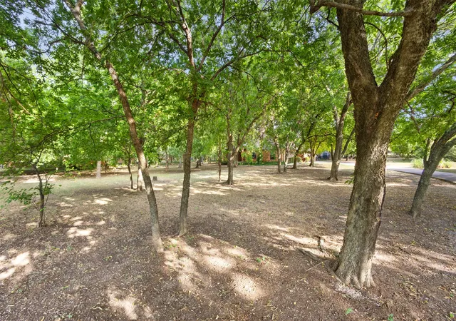 Photo 3 of Single family home for sale at 290 Ashford Ln, Midlothian, TX 76065 | MLS# 21373688 | Listing updated on 2026-09-24