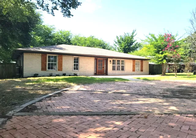 Photo 1 of Single family home for sale at 103 W Cayuga Dr, Athens, TX 75751 | MLS# 21371957 | Listing updated on 2026-09-16