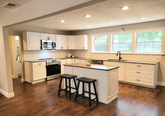 Photo 3 of Single family home for sale at 103 W Cayuga Dr, Athens, TX 75751 | MLS# 21371957 | Listing updated on 2026-09-16