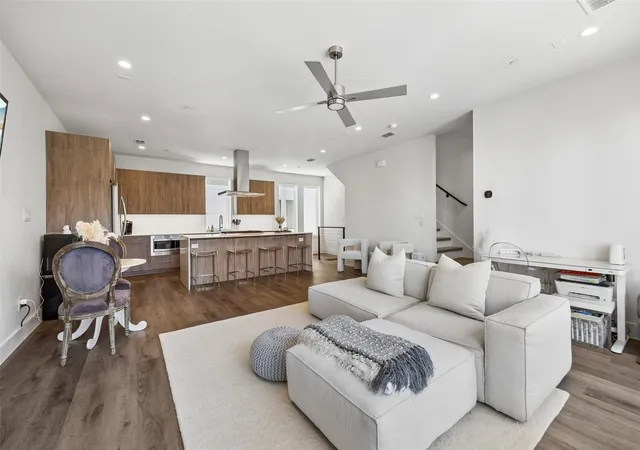 Photo 3 of Condo for sale at 4726 Manett St #103, Dallas, TX 75204 | MLS# 21373801 | Listing updated on 2026-09-12