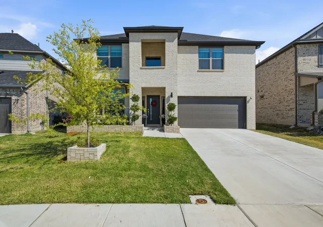 Photo 2 of Single family home for sale at 2318 Highbury Hl, Forney, TX 75126 | MLS# 21373663 | Listing updated on 2026-09-11